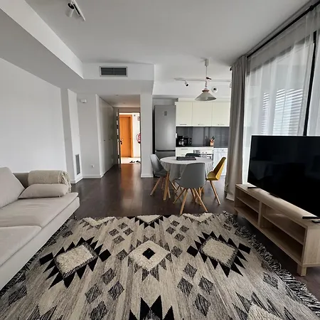 Modern Flat By The Sea With Swimming Pool - Two Bedroom プラヤ・デアロ