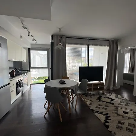 Modern Flat By The Sea With Swimming Pool - Two Bedroom アパート *