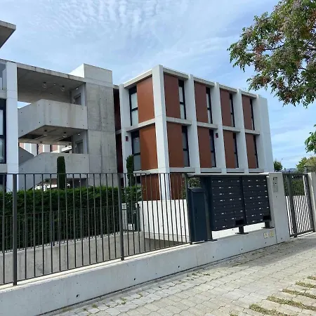 Modern Flat By The Sea With Swimming Pool - Two Bedroom *